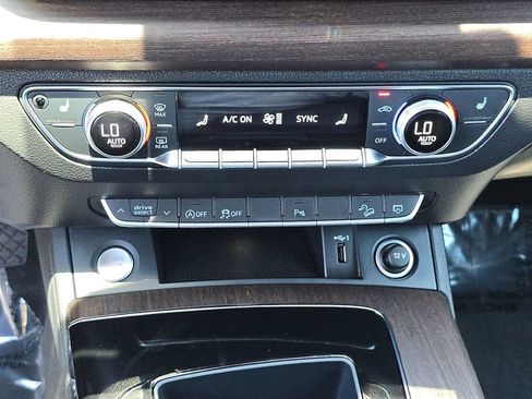 Used 2023 Audi Q5 2.0T Premium w/ Convenience Package AWD/4WD image 27