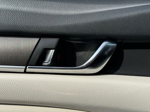 Used 2019 Honda Accord LX image 21