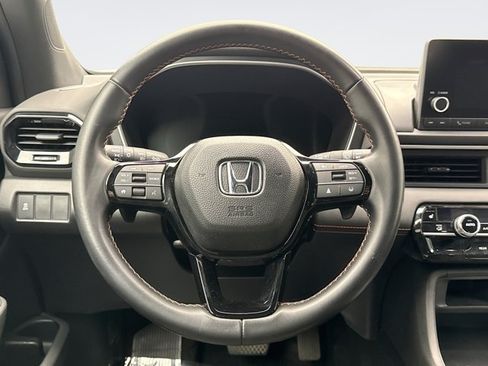 Used 2023 Honda Pilot Sport image 12