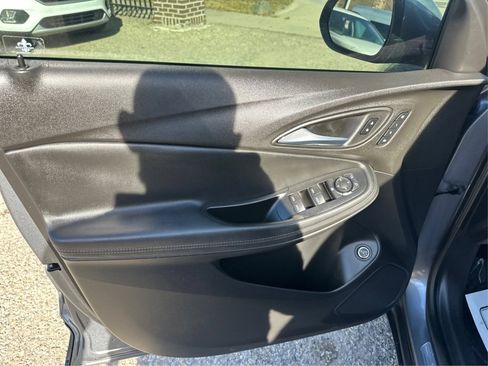 Used 2022 Buick Encore GX Essence image 28