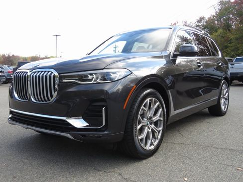 Used 2022 BMW X7 xDrive40i w/ Premium Package image 2