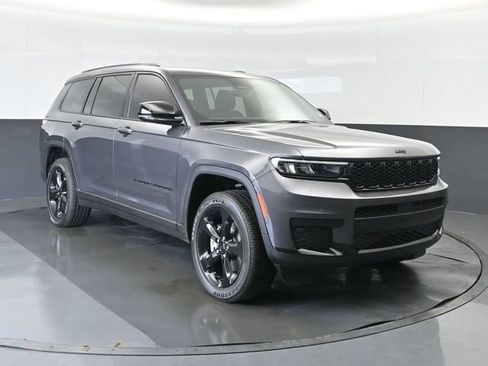 Used 2025 Jeep Grand Cherokee L Altitude AWD/4WD image 1
