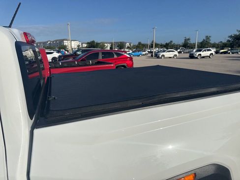 Used 2024 GMC Canyon Elevation w/ Elevation Premium Package image 10