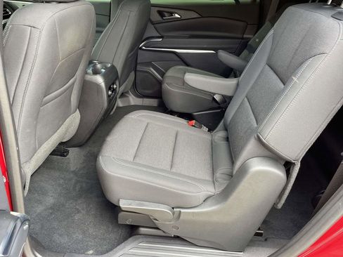 Used 2024 Chevrolet Traverse LT w/ Trailering Package FWD image 10