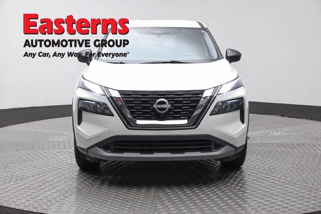 Used 2023 Nissan Rogue S AWD/4WD image 4