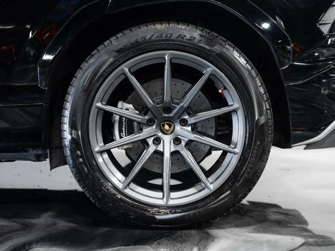 Used 2019 Lamborghini Urus image 30