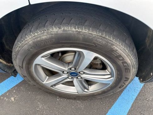 Used 2019 Ford Edge SEL w/ Equipment Group 201A AWD/4WD image 11