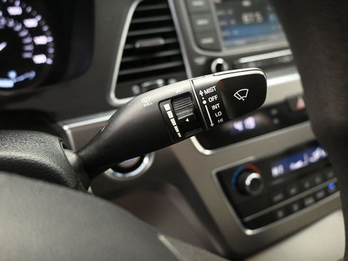 Used 2016 Hyundai Sonata SE image 16