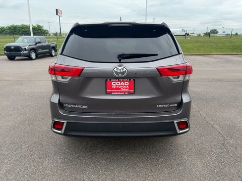 Used 2019 Toyota Highlander Limited Platinum AWD/4WD image 4