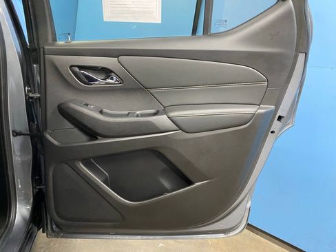 Used 2020 Chevrolet Traverse LT image 49