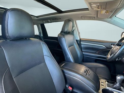 Used 2019 Toyota Highlander Limited Platinum AWD/4WD image 36