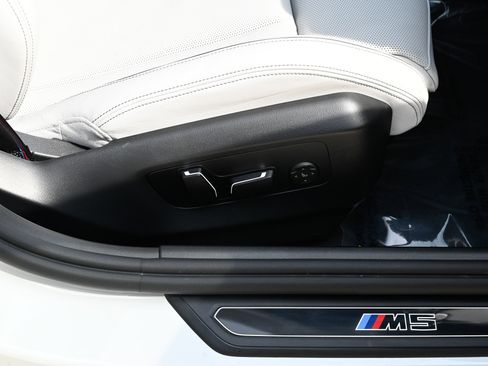 Used 2026 BMW M5 Touring image 54