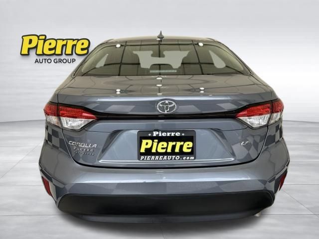 Used 2025 Toyota Corolla LE FWD image 3
