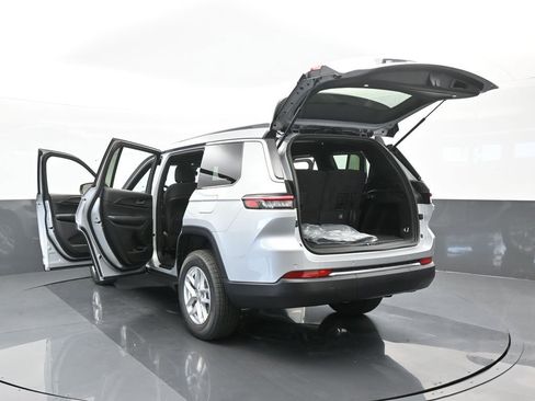 Used 2024 Jeep Grand Cherokee L Laredo RWD image 67