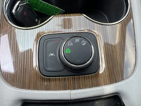 Used 2022 GMC Acadia SLE AWD/4WD image 29