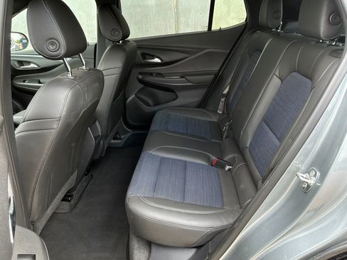 Used 2025 Buick Envista Preferred image 11