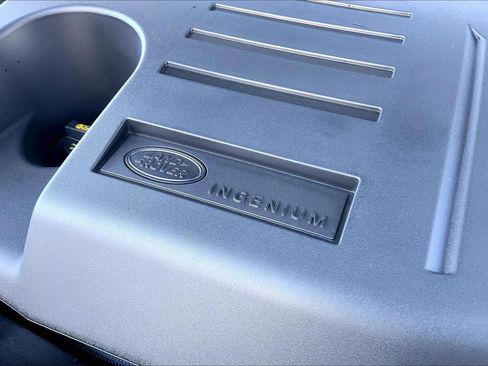 New 2026 Land Rover Defender 110 X-Dynamic SE image 17