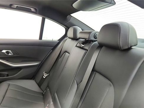 Used 2025 BMW 330i xDrive Sedan image 30
