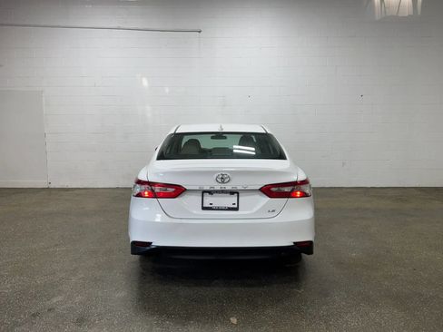 Used 2019 Toyota Camry LE FWD image 4