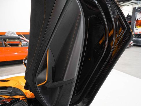 Used 2022 McLaren 720S Performance image 22