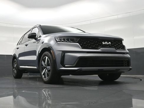 Used 2023 Kia Sorento S FWD image 31