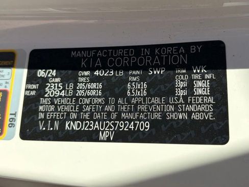 Used 2025 Kia Soul LX FWD image 37