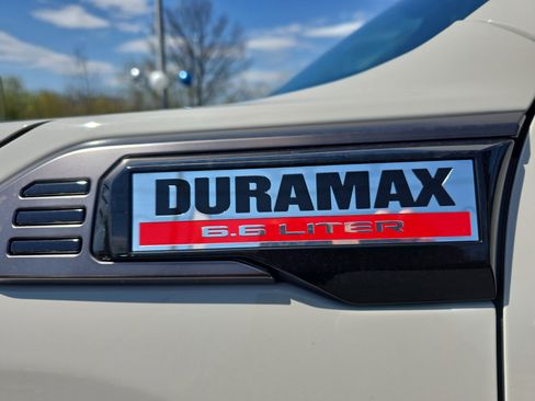 New 2026 GMC Sierra 2500 AT4X w/ LPO, Black Badging Package AWD/4WD image 5