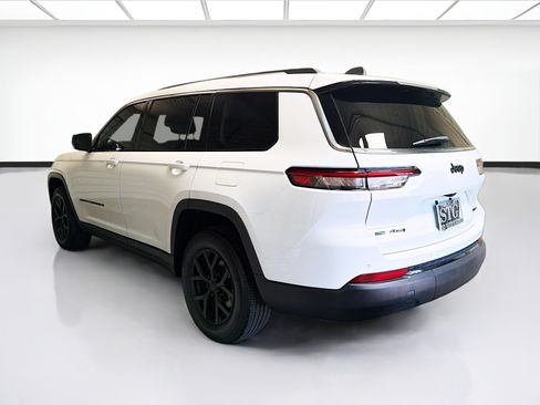 Used 2023 Jeep Grand Cherokee L Limited AWD/4WD image 6