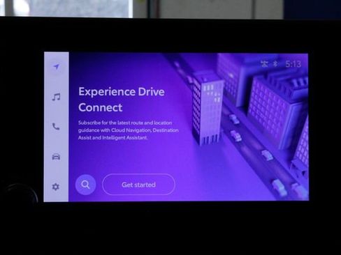 Used 2023 Toyota RAV4 SE w/ Weather & Moonroof Package image 32