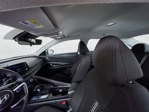 Certified 2025 Hyundai Elantra Hybrid FWD image 12