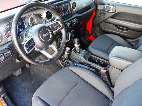 Used 2020 Jeep Wrangler Unlimited Sahara image 8