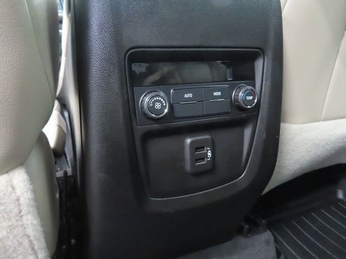 Used 2019 Buick Enclave Essence AWD/4WD image 14