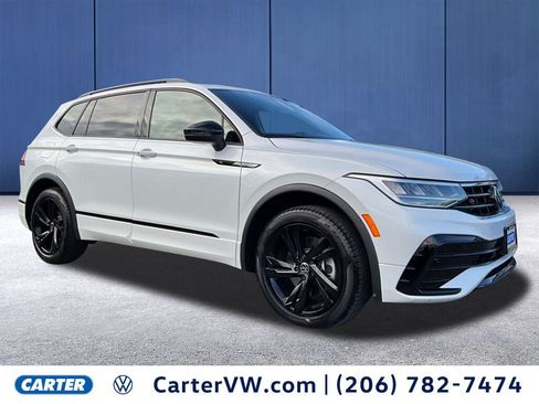 Used 2023 Volkswagen Tiguan SE R-Line image 1