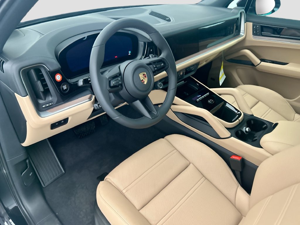Used 2026 Porsche Cayenne AWD/4WD image 4