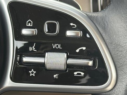 Used 2021 Mercedes-Benz GLC 300 image 18