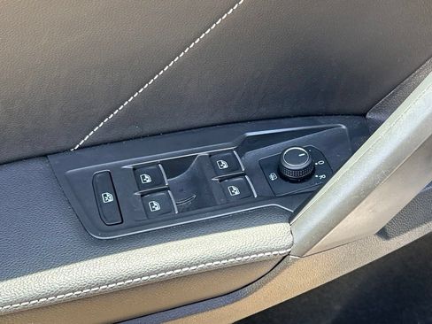 Certified 2023 Volkswagen Tiguan SE FWD image 19