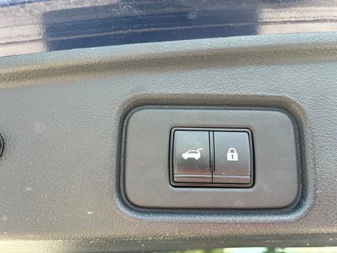Used 2024 Nissan Pathfinder SL w/ Black Appearance Package AWD/4WD image 21