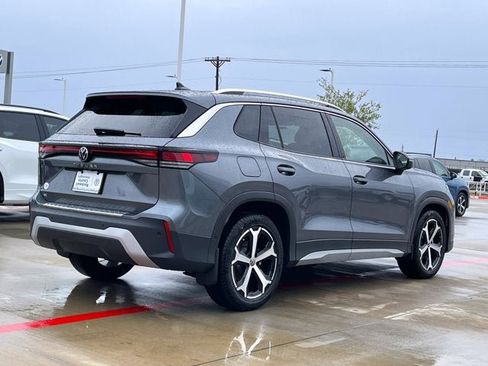 New 2026 Volkswagen Tiguan SE image 8