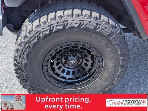 Used 2019 Jeep Wrangler Unlimited Sahara AWD/4WD image 9