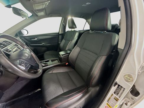 Used 2017 Toyota Camry SE image 21