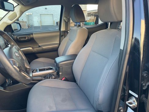 Used 2019 Toyota Tacoma SR5 RWD image 15
