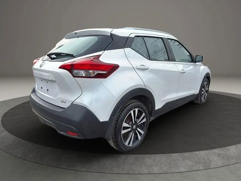 Used 2019 Nissan Kicks SV image 5