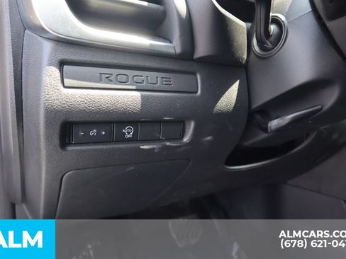 Used 2024 Nissan Rogue S FWD image 12