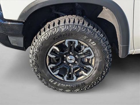 Used 2023 Chevrolet Silverado 1500 ZR2 w/ Technology Package image 21