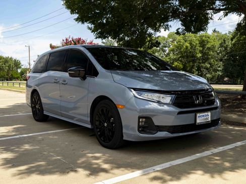 Used 2026 Honda Odyssey Sport-L image 2