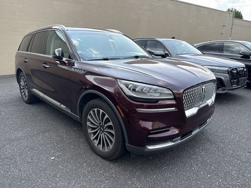 Used 2022 Lincoln Aviator AWD w/ Premium Package image 3