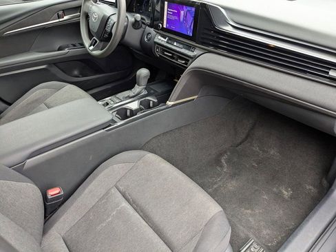 Used 2025 Toyota Camry LE image 31