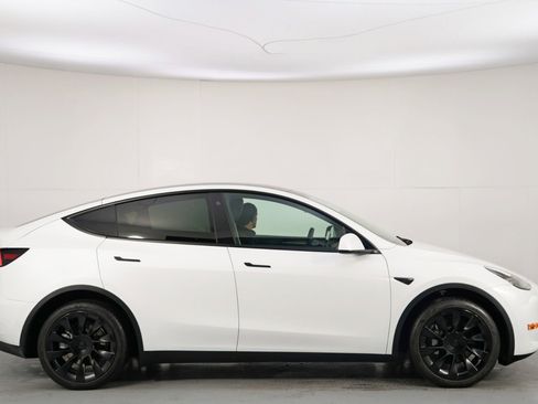 Used 2023 Tesla Model Y Long Range image 53