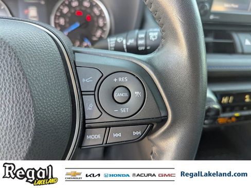 Used 2022 Toyota RAV4 SE image 25