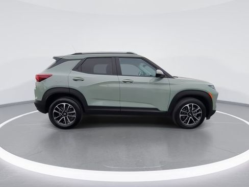 Used 2025 Chevrolet TrailBlazer LT w/ Convenience Package image 9